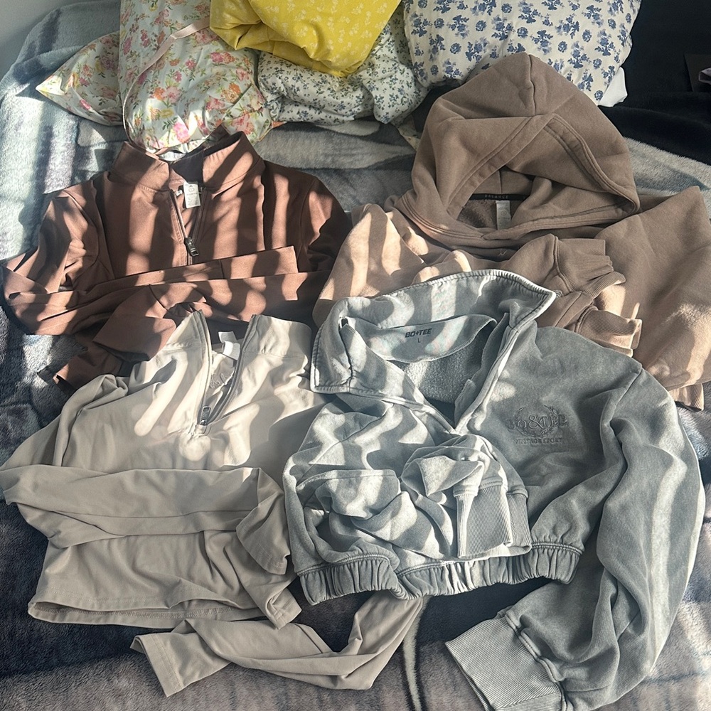 5 Neutral Tone Cropped Hoodies and Pullovers Set